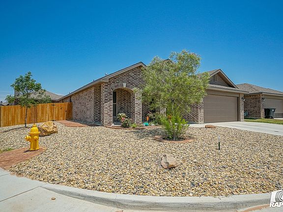 3rd image of 1021 Pine Leaf Pl
