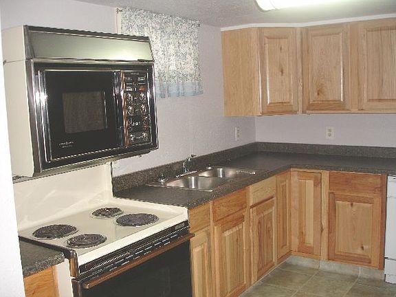3rd image of 1004 1/2 Princeton Ave