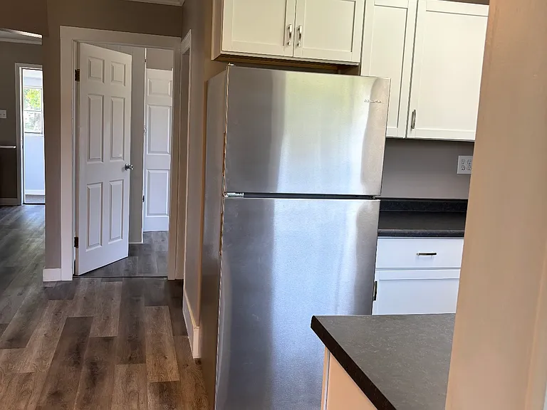 325 E Lincoln St — Photo 5