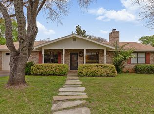 202 Broadmoor Dr, Fredericksburg, TX 78624