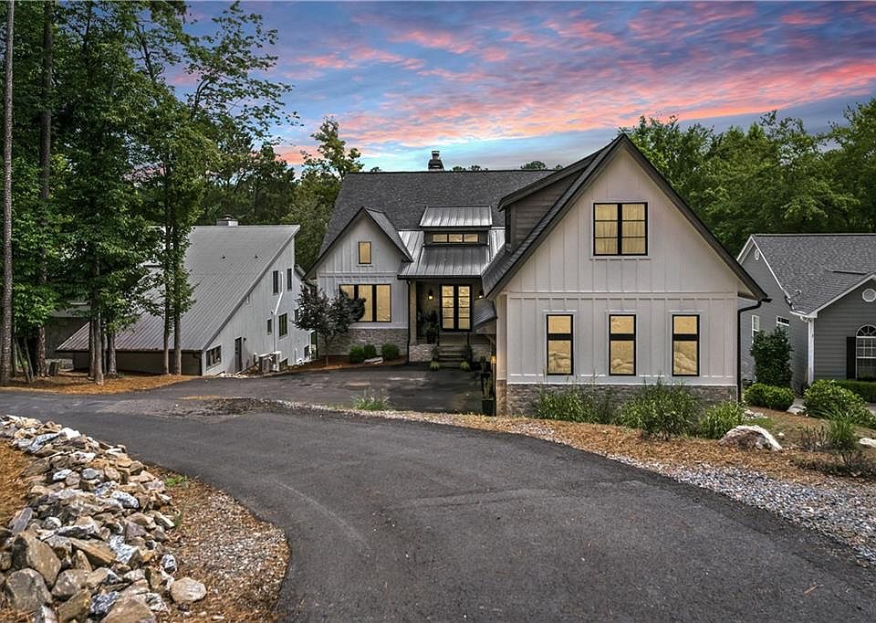 1st image of 113 Smohalla Ct