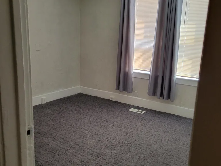 1143 Madison Ave SE #C — Photo 10