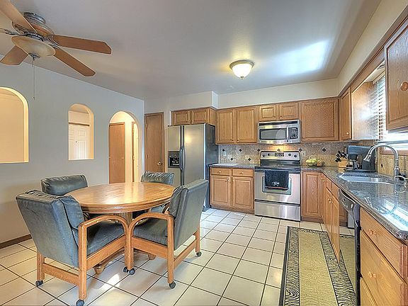 5th image of 3811 Cass Ct