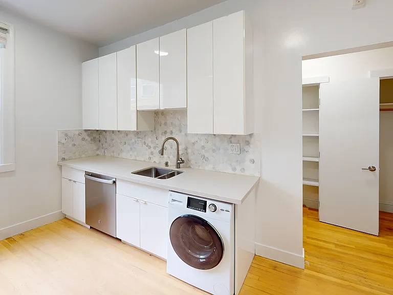 1431 Grove St #2 — Photo 1