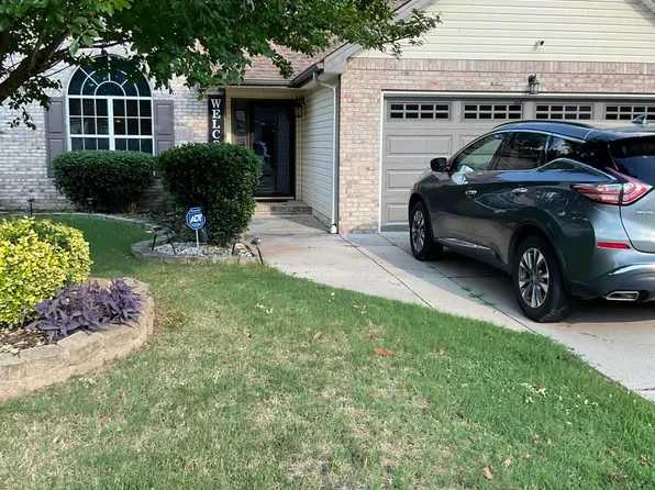 2748 Derby Downs Dr, Chattanooga, TN 37421
