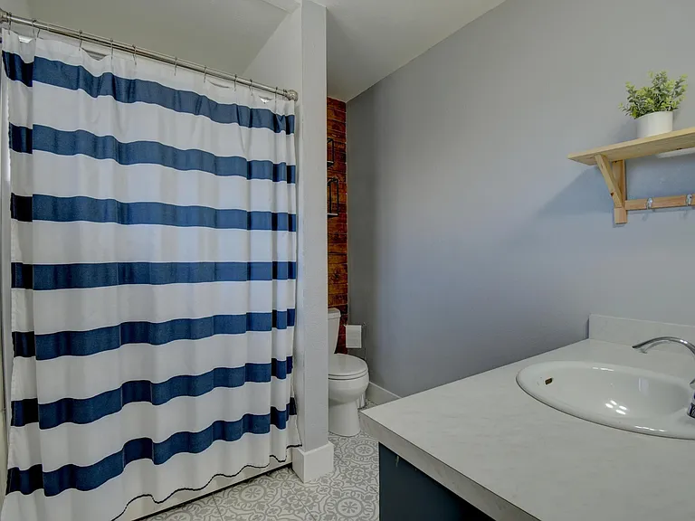 2817 Alcazar St NE — Photo 14
