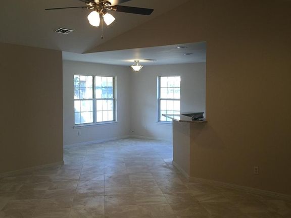 5th image of 1213 Willow Ln