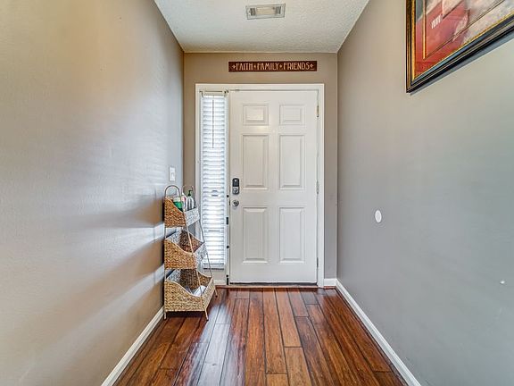 4th image of 493 Hillandale Park Dr