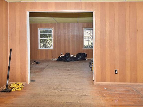 5th image of 1201 W Hart Ave
