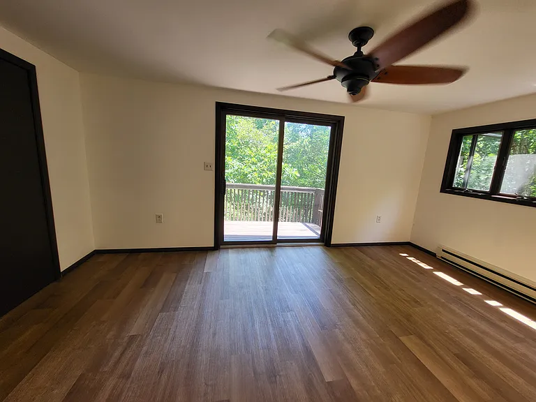 548 Clubhouse Dr — Photo 25