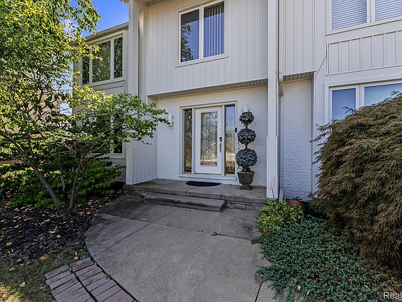 5th image of 5474 Maple Leaf Ct