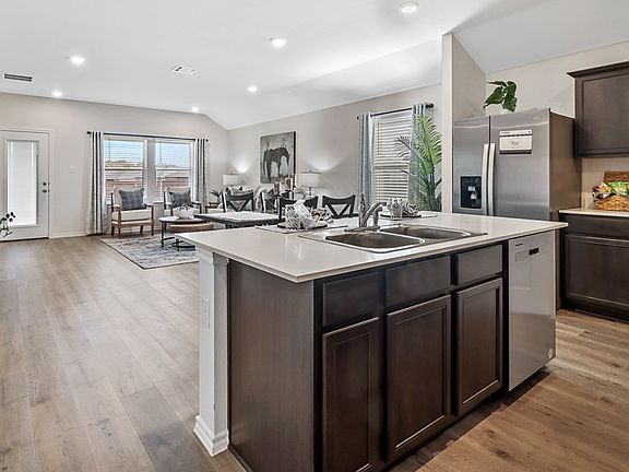 4th image of 6013 Freedom Dr