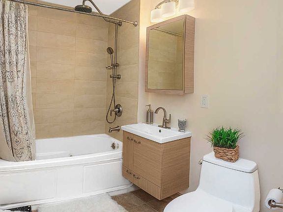 5th image of 306 E 82nd St #1C