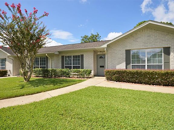 3rd image of 17128 Blackhawk Blvd #128