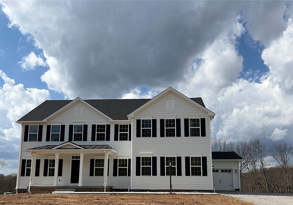 1st image of 317 Pinewood Dr