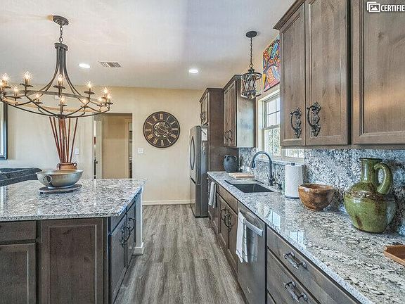 5th image of 505 Heron Dr