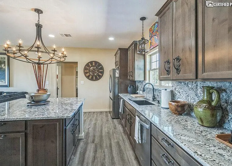 505 Heron Dr — Photo 5