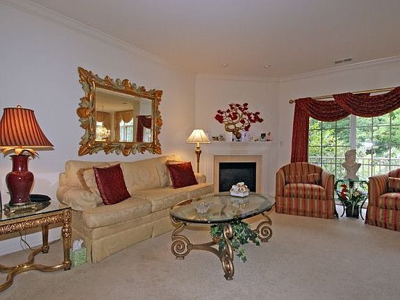 2nd image of 820 Kensington Ln