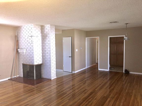 3rd image of 1034 S Hillward Ave