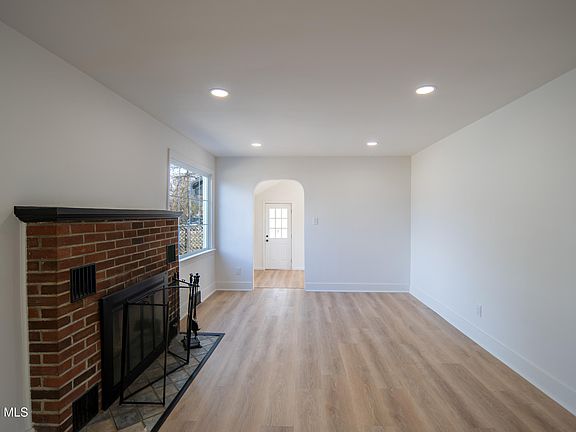 3rd image of 308 Kings Road