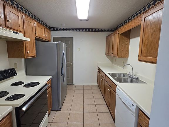 5th image of 1303 E 13th St