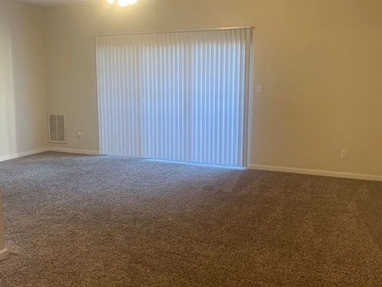 150 Wexford Dr #204 — Photo 5