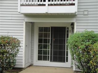 69 Junco Ct, Three Bridges, NJ 08887