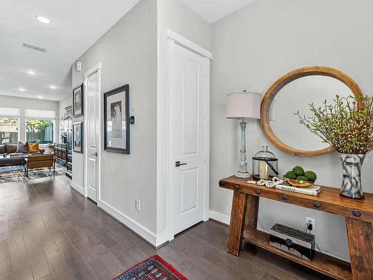 1423 Biondo Way — Photo 3