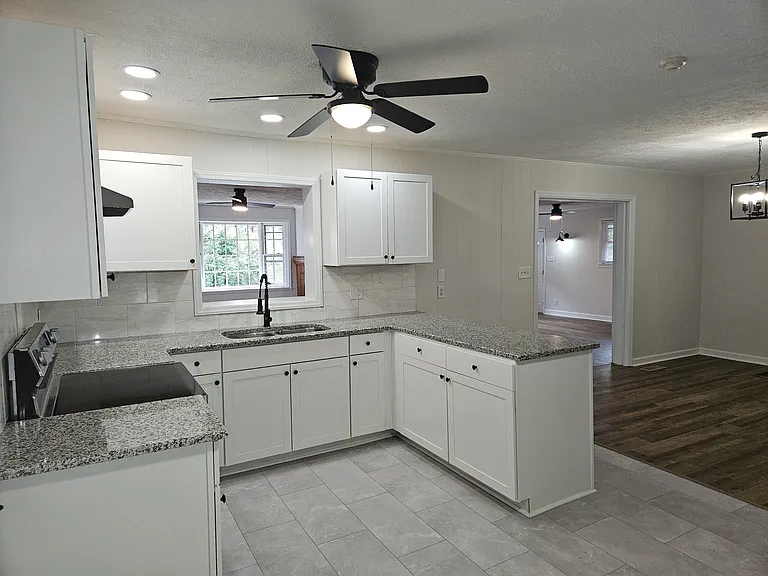 853 Shannon Dr — Photo 5