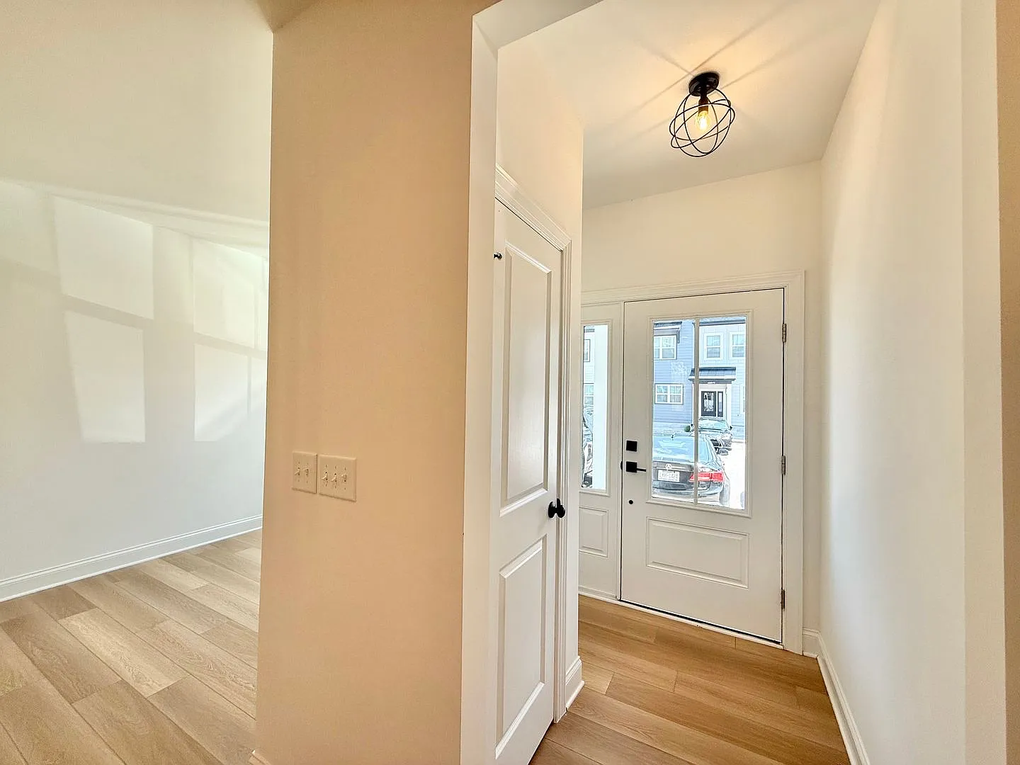 **Offering $150 Rent Discount For First 6 Months, Refundable Application Fees & $150 Move In Prom... — Photo 2