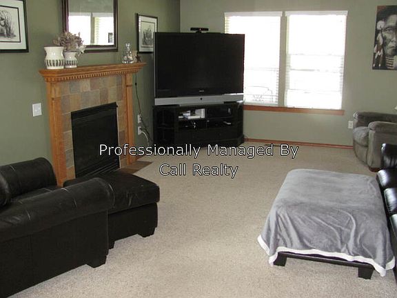 5th image of 741 S Evergreen Dr