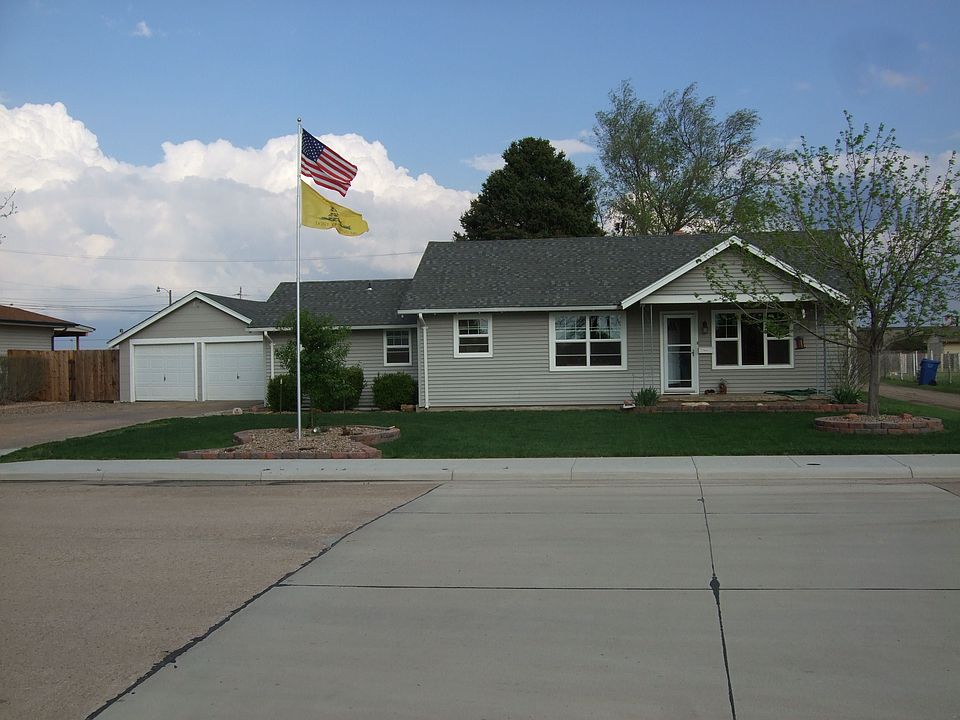 2504 Pine St.