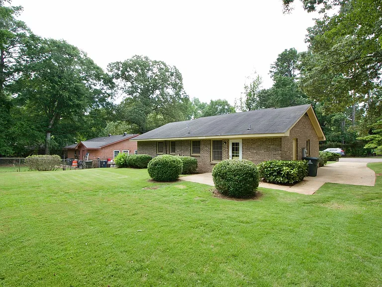 1109 Drew Ln — Photo 21