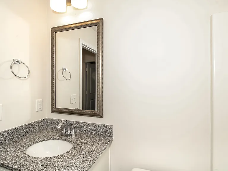 1304 Gardner St — Photo 14