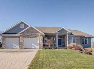 305 Oakmont St, Oregon, WI 53575