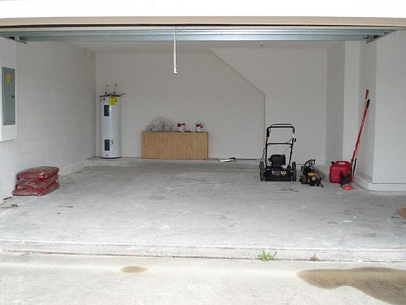 3rd image of 3249 Courtland Blvd