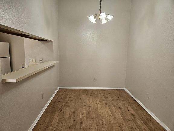 2nd image of 805 Lexington Rd APT B