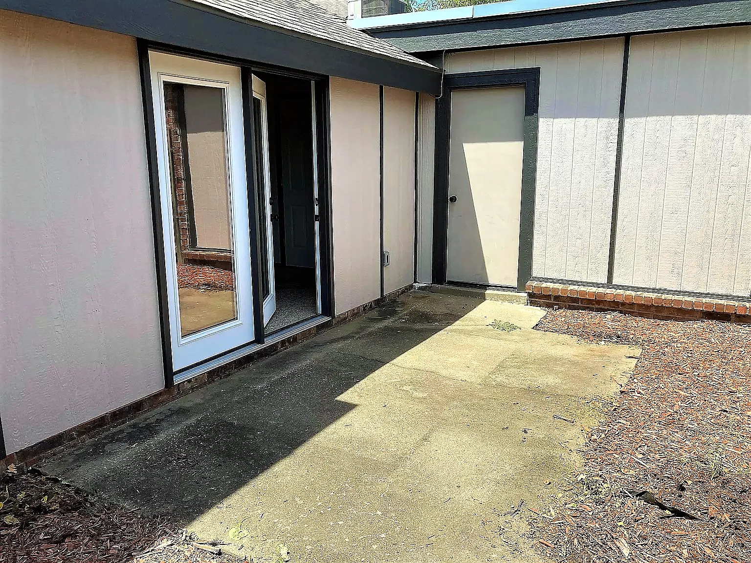 3 bed, 2.5 bath, 1380 sqft, $1,150 — Photo 3