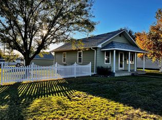 1598 1st St, Phillipsburg, KS 67661