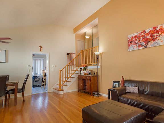 3rd image of 5536 W 103rd Pl