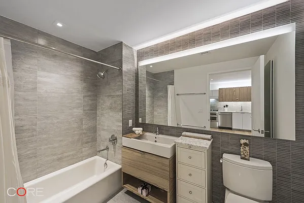 Rented by CORE | media 6