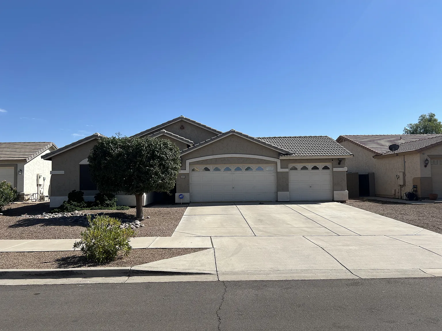3 bed, 1497 sqft, $2,200 — Photo 1