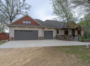 32415 316th St, Le Sueur, MN 56058