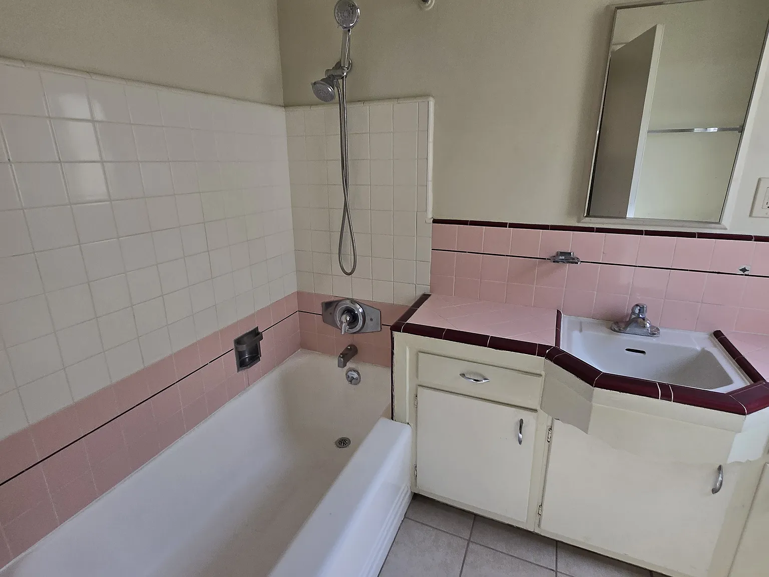 1 bed, 700 sqft, $2,000 — Photo 4