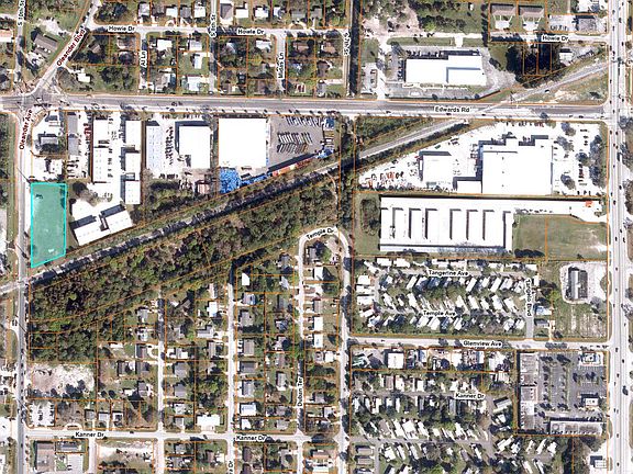 4th image of 3112 Oleander Avenue
