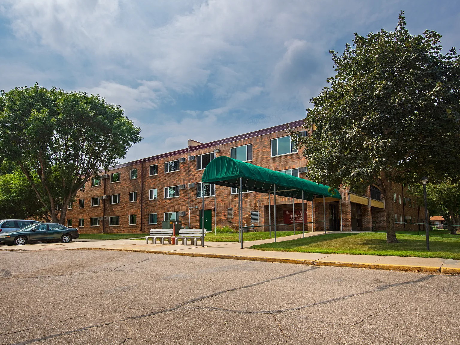 Marshall Square Apartments — Photo 3