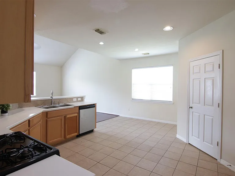 2027 Creek Run Dr — Photo 12