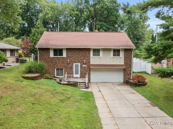 1819 Fulton St NW, Grand Rapids, MI 49504