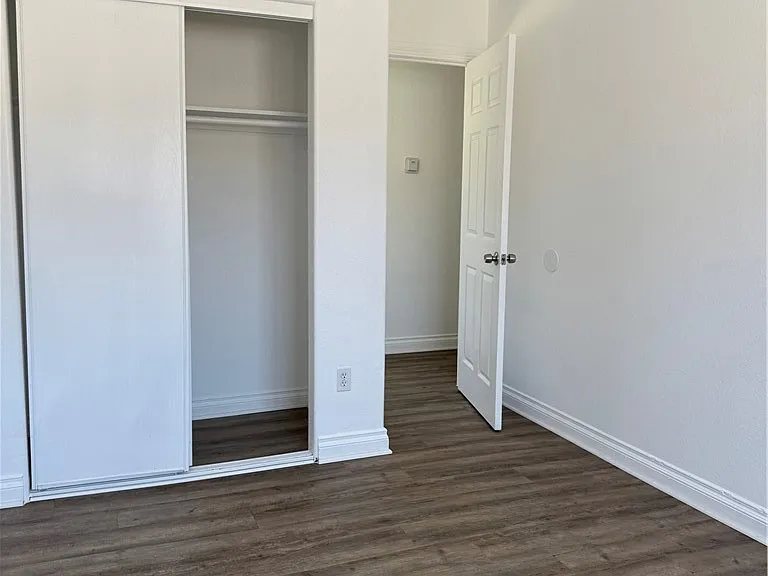2710 W 54th St #1/2 — Photo 13
