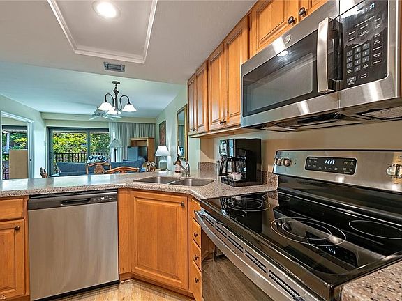 3rd image of 600 Neapolitan WAY #212